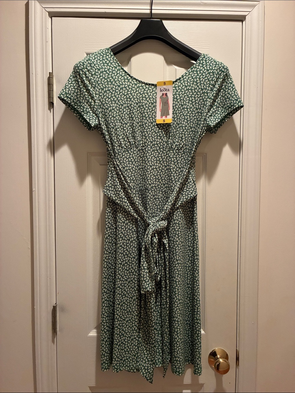 Leota Green Floral Tie-Waist Women’s Dress New with Tag